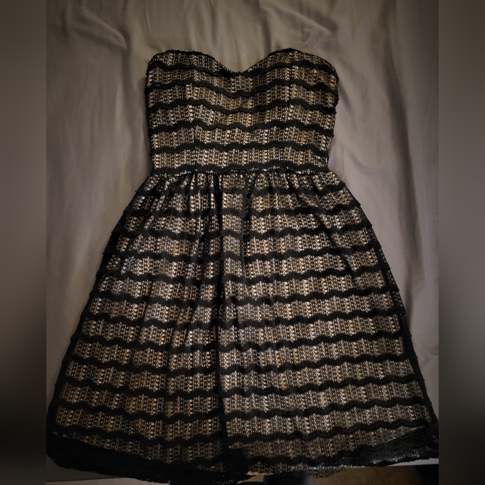 Lady's dress. Good condition.  Used once.